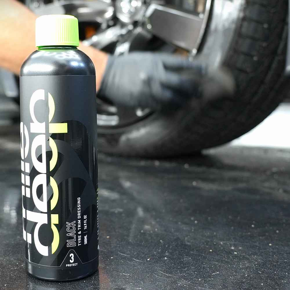 Black car tyre & trim dressing